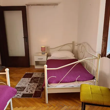 Se-na Apartment *