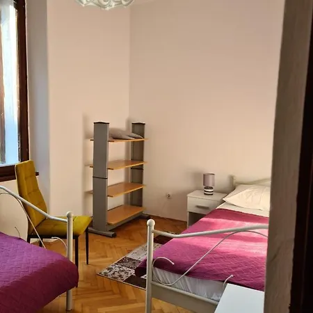 Se-na Apartment